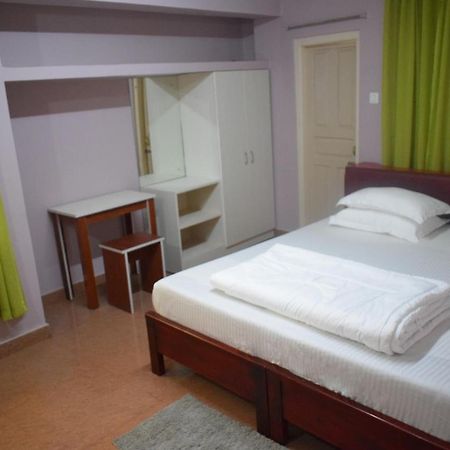 The Palm Guest House Kohima Esterno foto