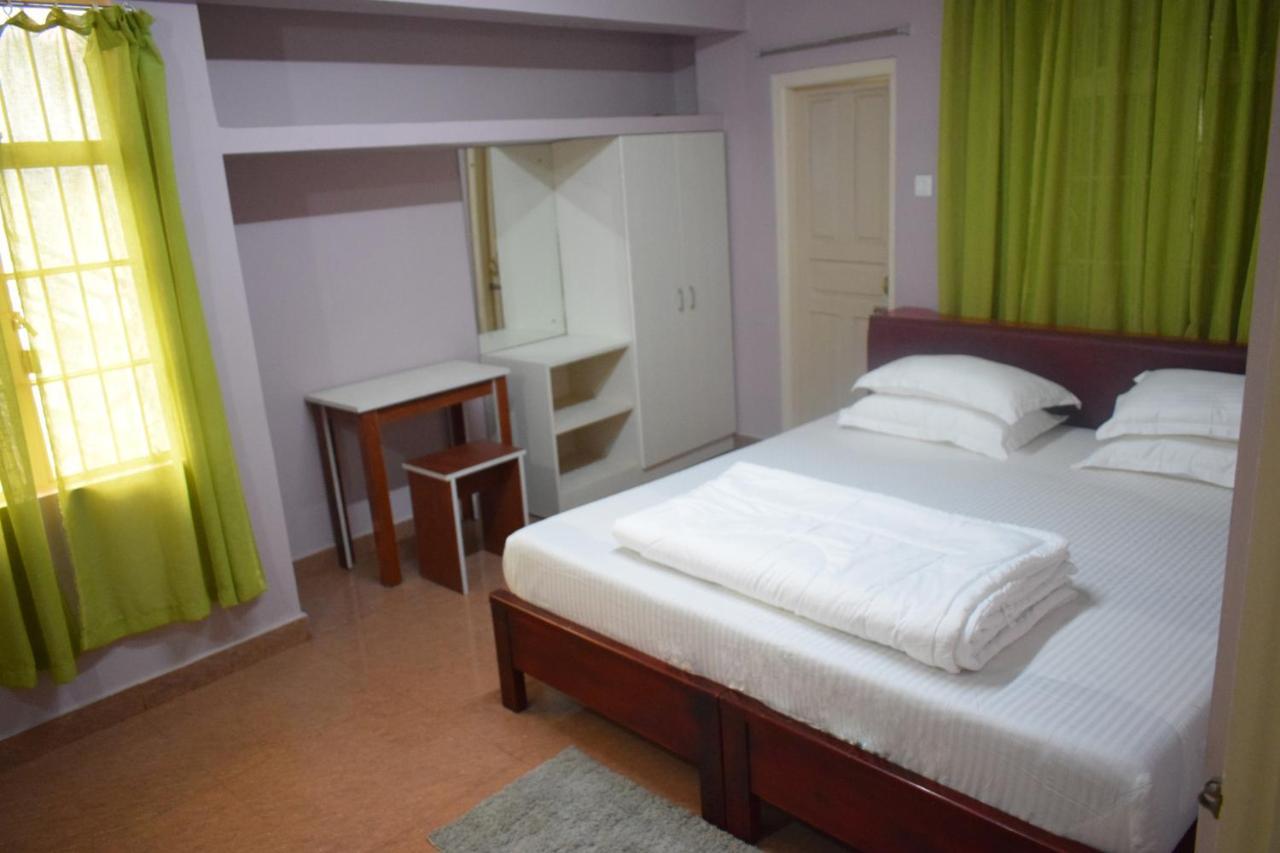 The Palm Guest House Kohima Esterno foto
