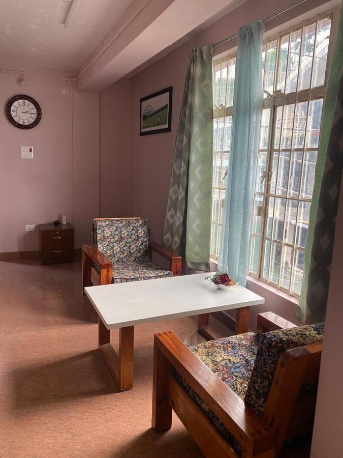 The Palm Guest House Kohima Esterno foto
