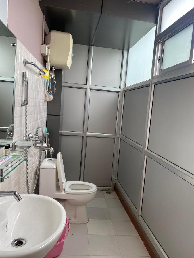 The Palm Guest House Kohima Esterno foto