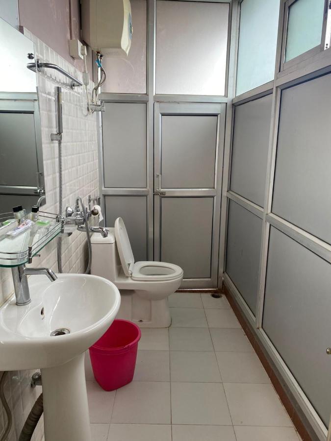 The Palm Guest House Kohima Esterno foto