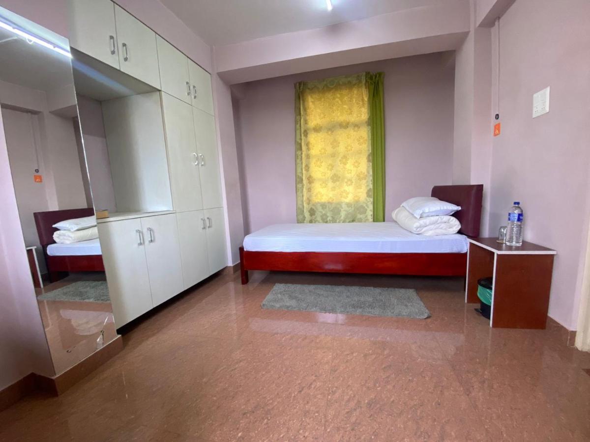 The Palm Guest House Kohima Esterno foto