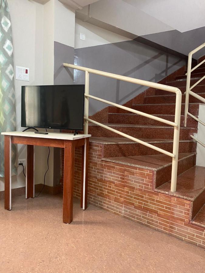 The Palm Guest House Kohima Esterno foto