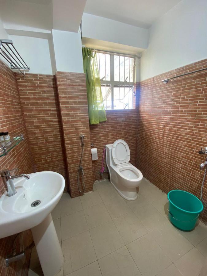 The Palm Guest House Kohima Esterno foto